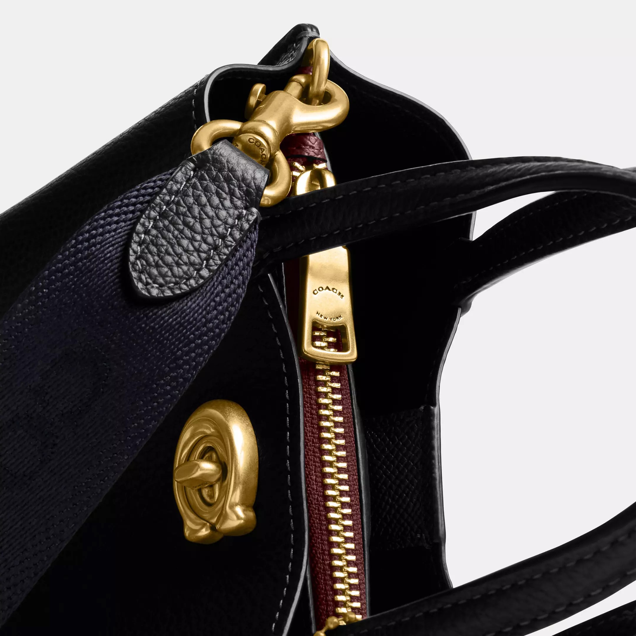 Túi xách đeo chéo nữ Willow Tote Bag 18 Black Multi CW549 5