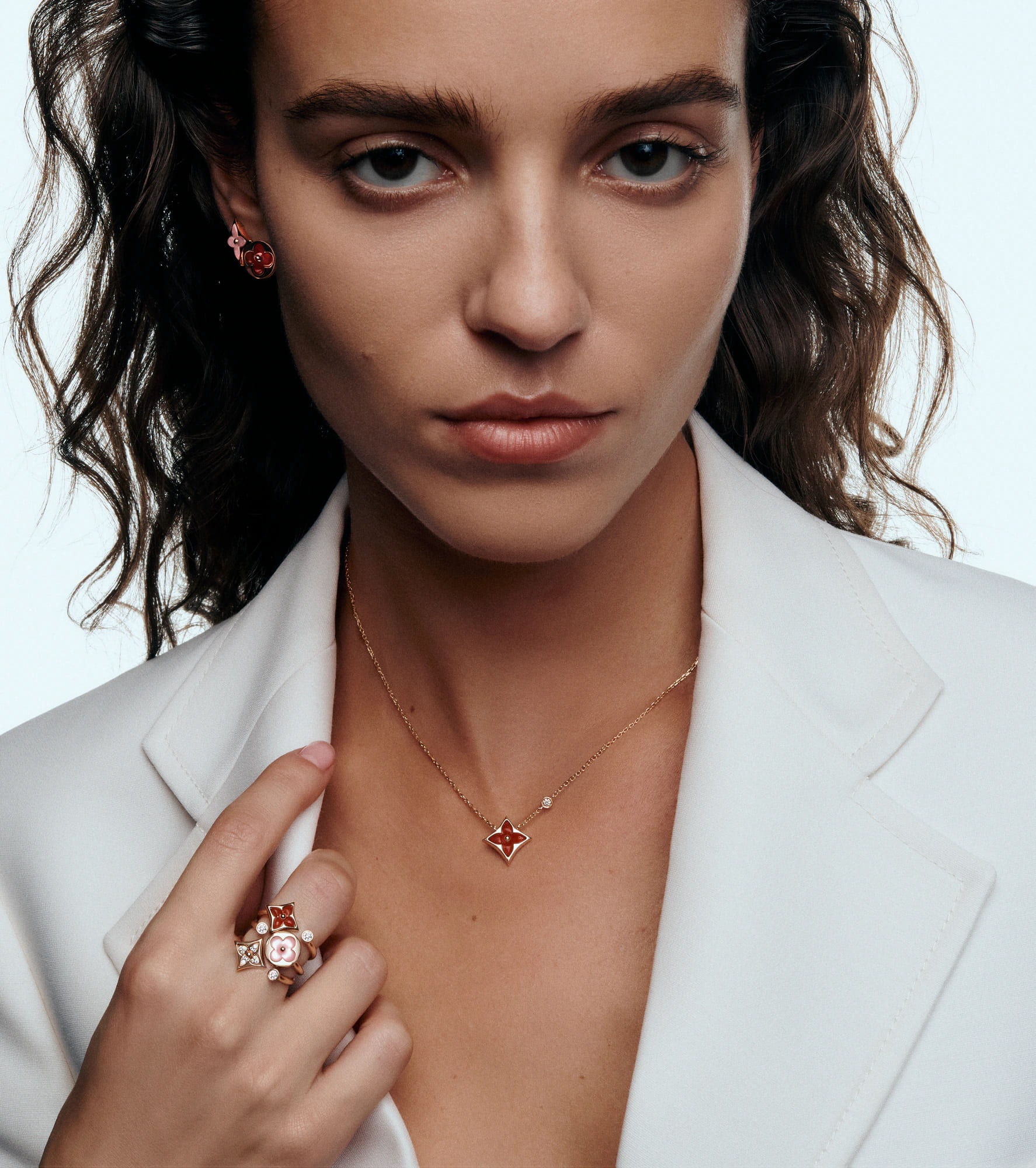 Nhẫn hoa đỏ Louis Vuitton Colour Blossom Mini Star Ring Cornelian and Diamond 1
