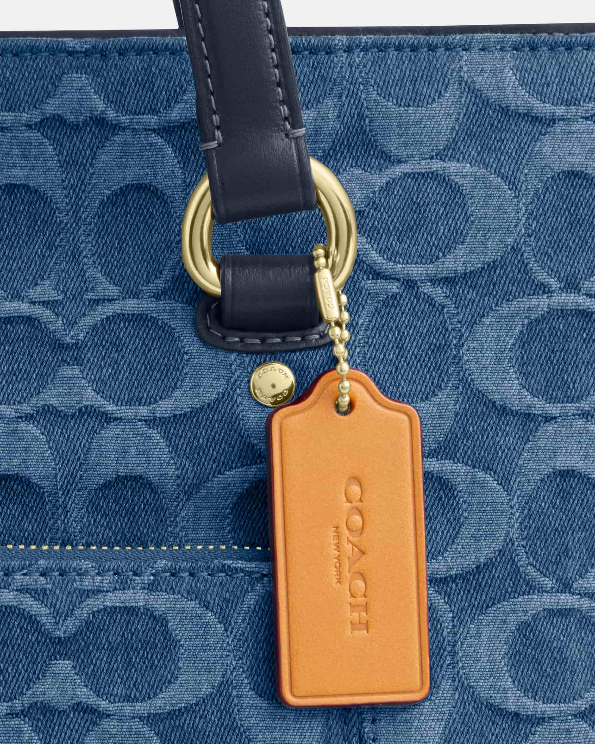 Túi đeo vai nữ Coach Station Tote Bag In Signature Denim Blue CDB88 5
