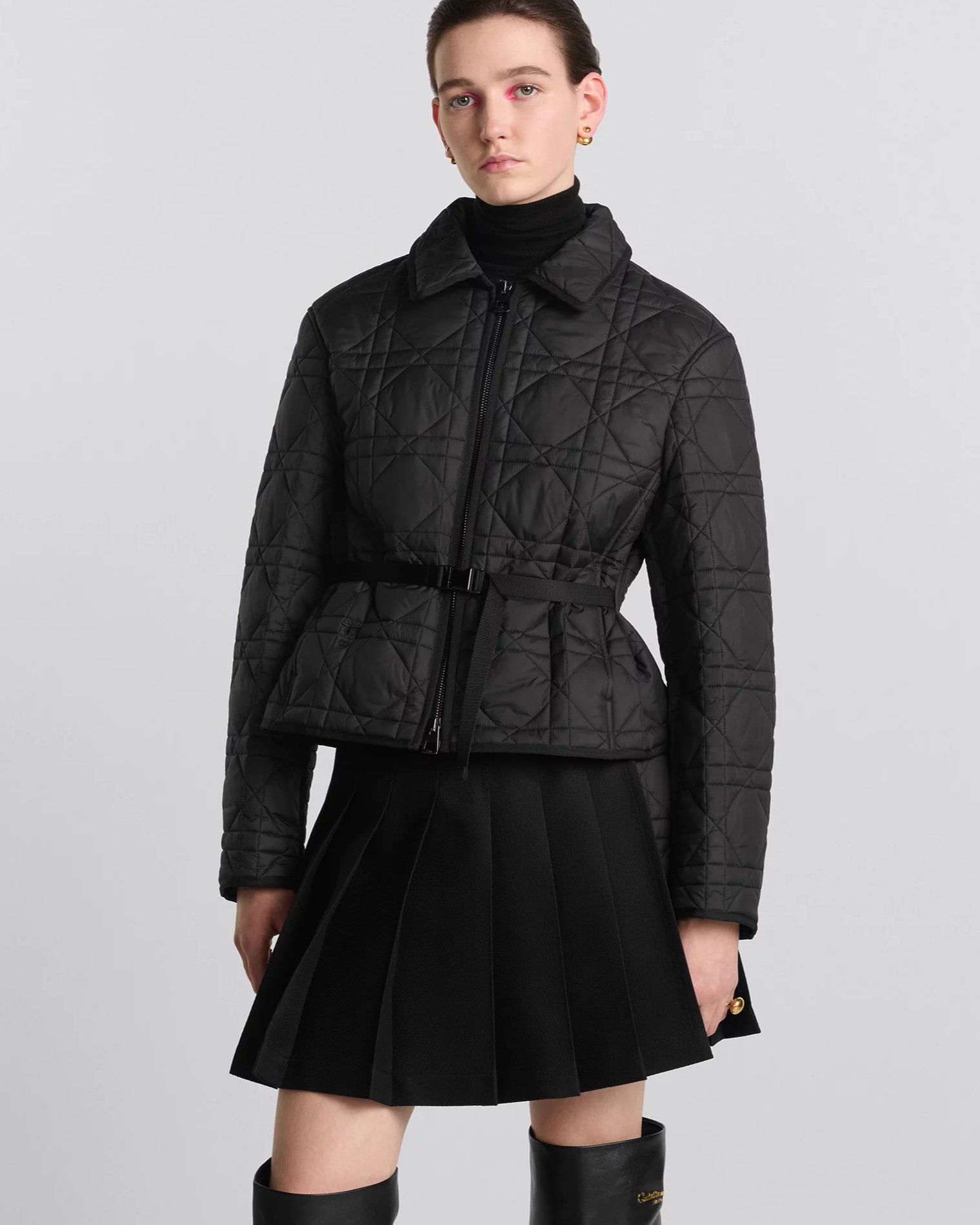 Áo khoác trần chỉ Dior Macrocannage pea coat with belt Quilted functional taffeta in black 4