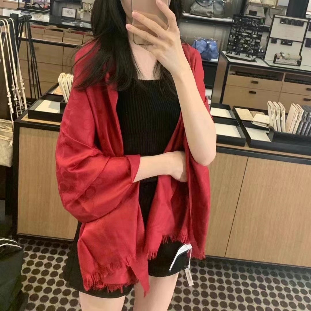 Khăn choàng nữ Coach Fringe Scarf Signature C Logo Wrap True Red F76394 7
