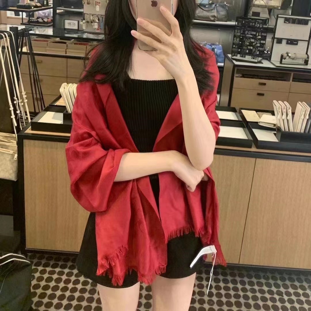 Khăn choàng nữ Coach Fringe Scarf Signature C Logo Wrap True Red F76394 8