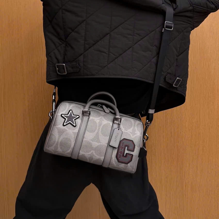Túi trống Coach Ventuter Duffle Bag 27 In Maxi Signature Canvas With Patches CCH10 3