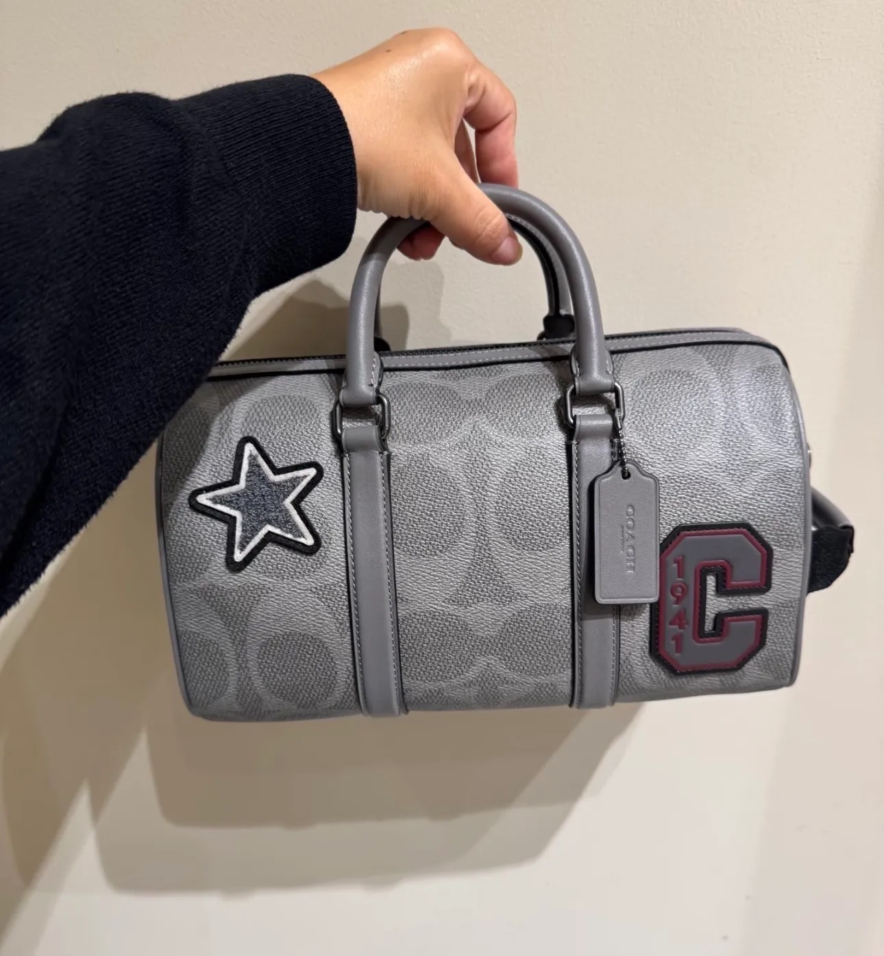 Túi trống Coach Ventuter Duffle Bag 27 In Maxi Signature Canvas With Patches CCH10 6