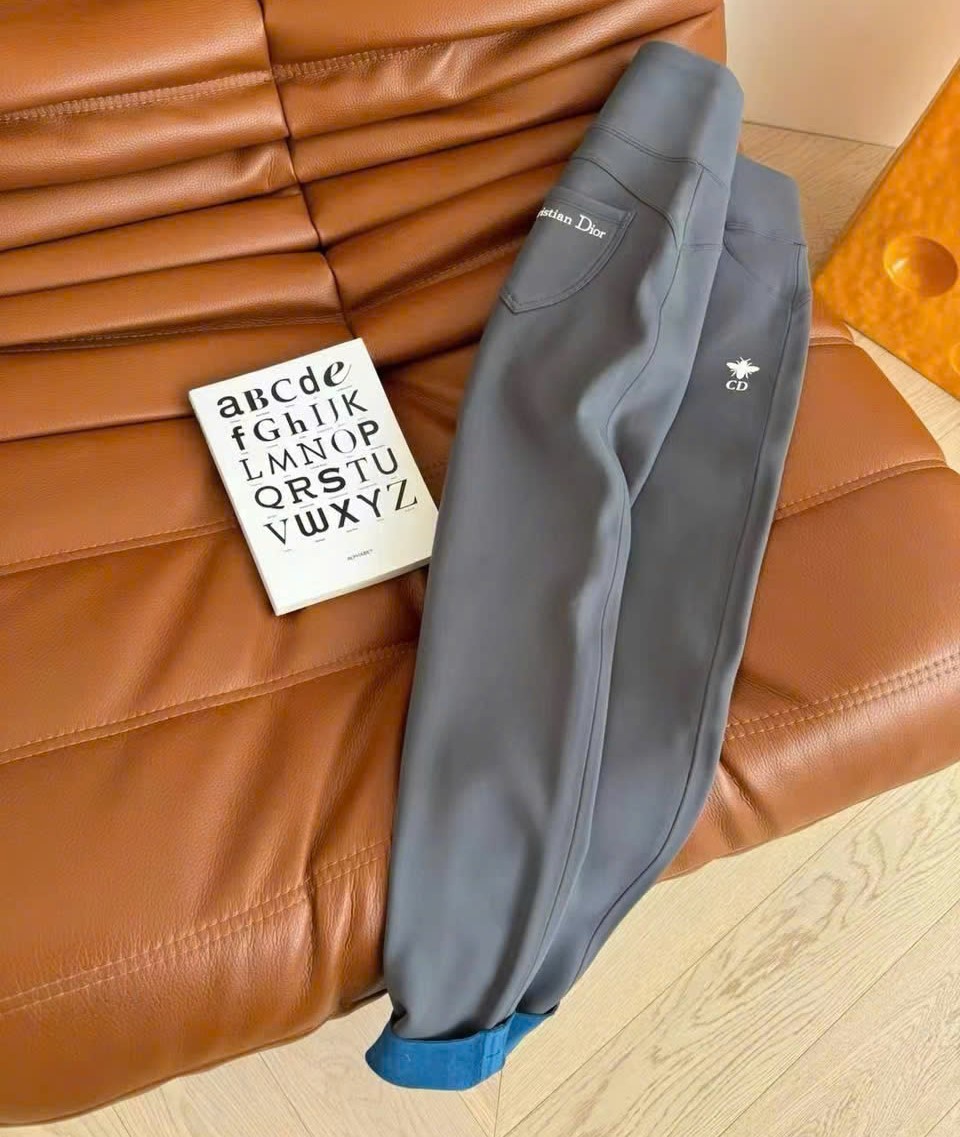 Quần dài legging xám và đen Dior 8