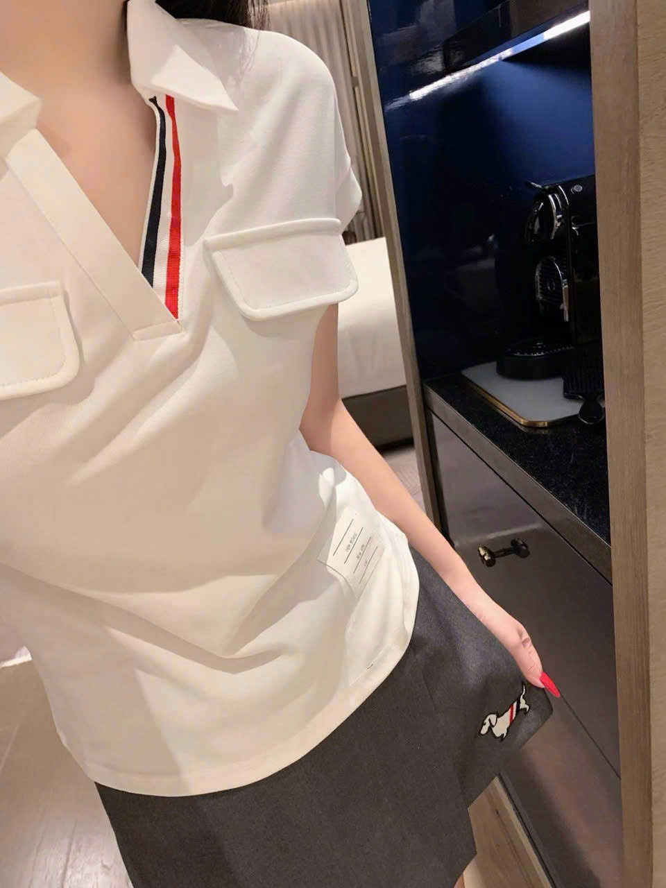 Combo áo thun trắng xanh đen tay ngắn váy ngắn xếp ly Thom Browne 2