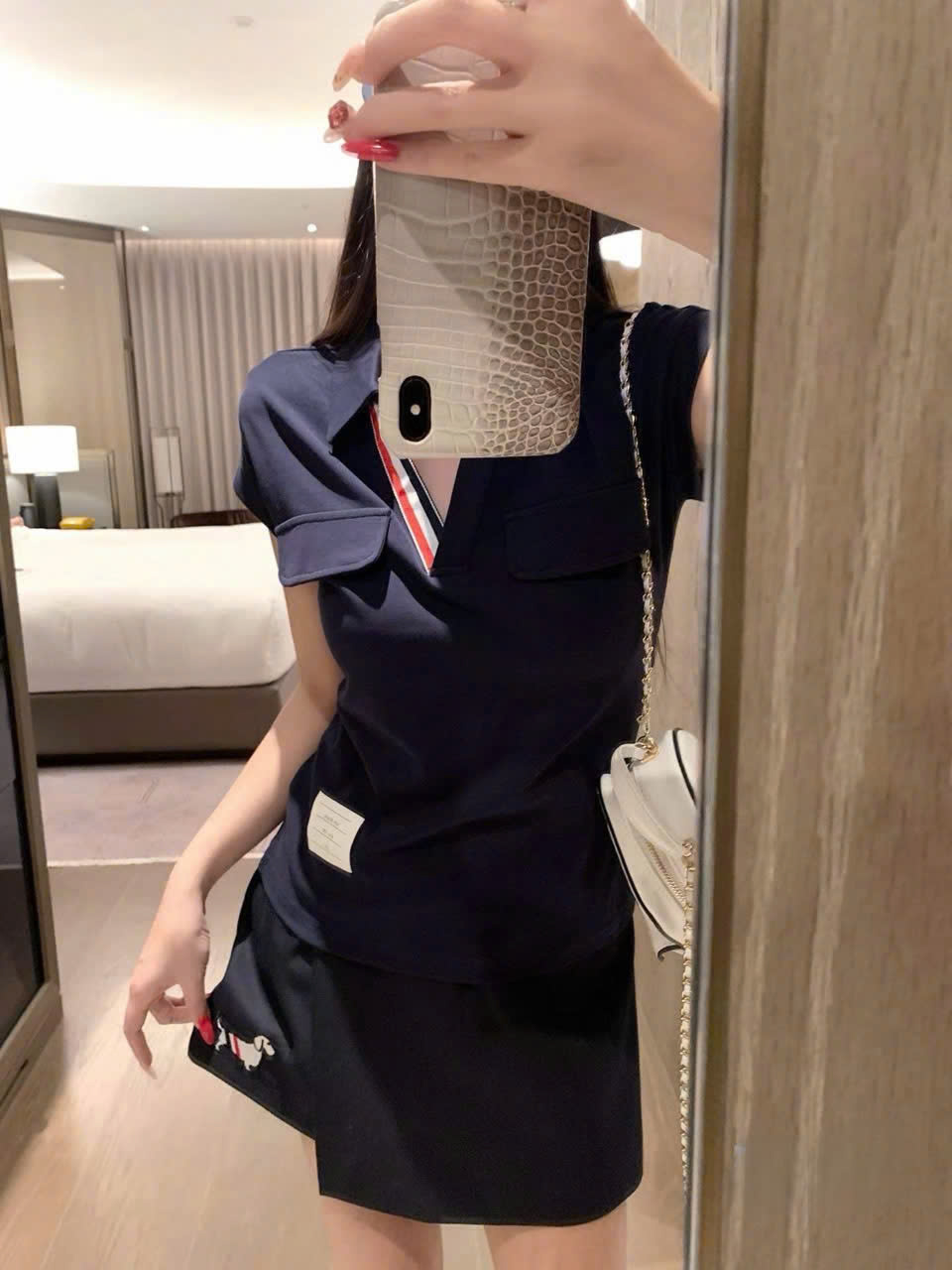 Combo áo thun trắng xanh đen tay ngắn váy ngắn xếp ly Thom Browne 4