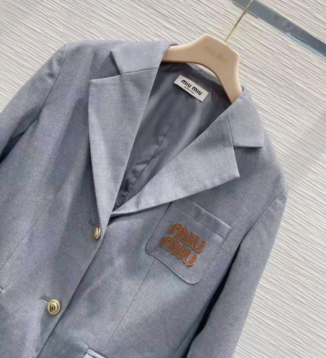 Áo khoác nữ màu xám phối nâu Miu Miu 7