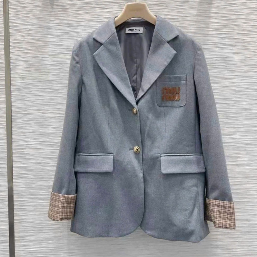 Áo khoác nữ màu xám phối nâu Miu Miu 8