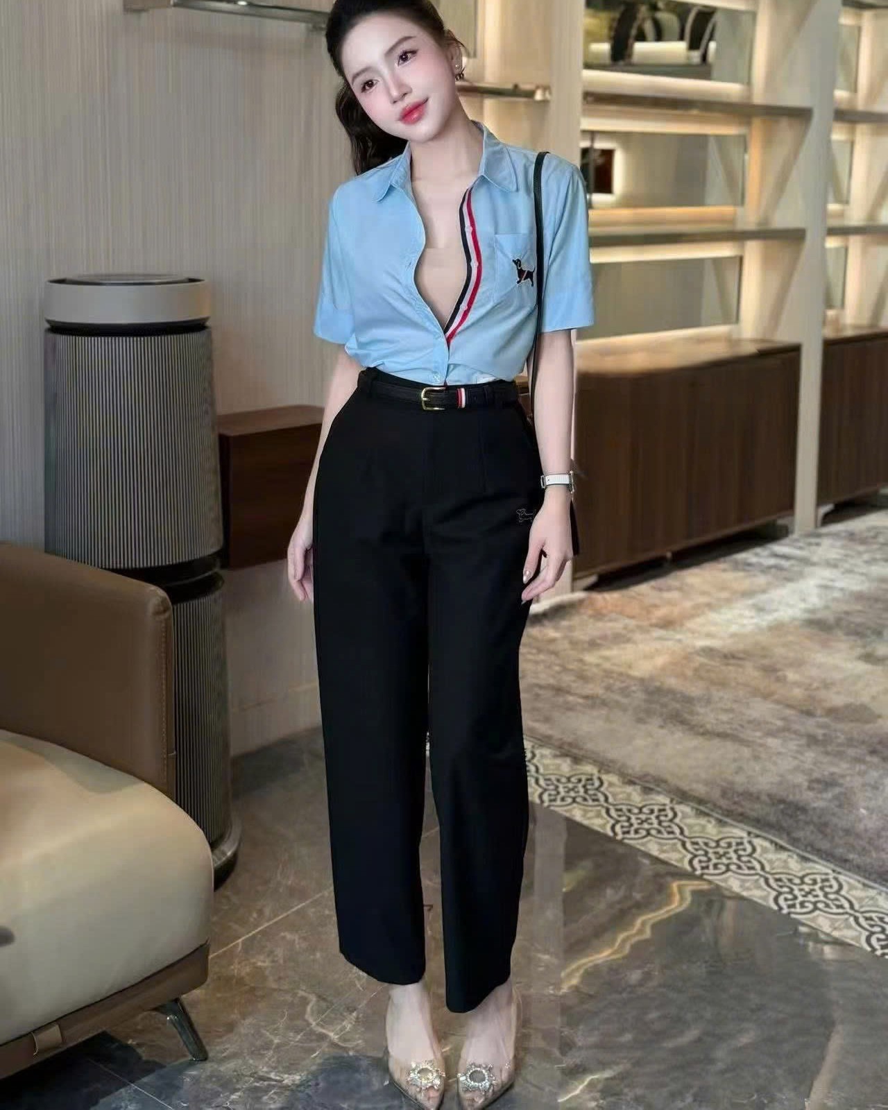 Áo sơ mi nữ nhiều màu Thom Browne họa tiết chó 3