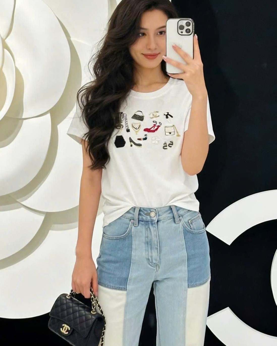 Áo thun nữ thêu nổi họa tiết sticker Chanel 7