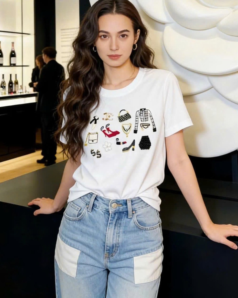 Áo thun nữ thêu nổi họa tiết sticker Chanel 3