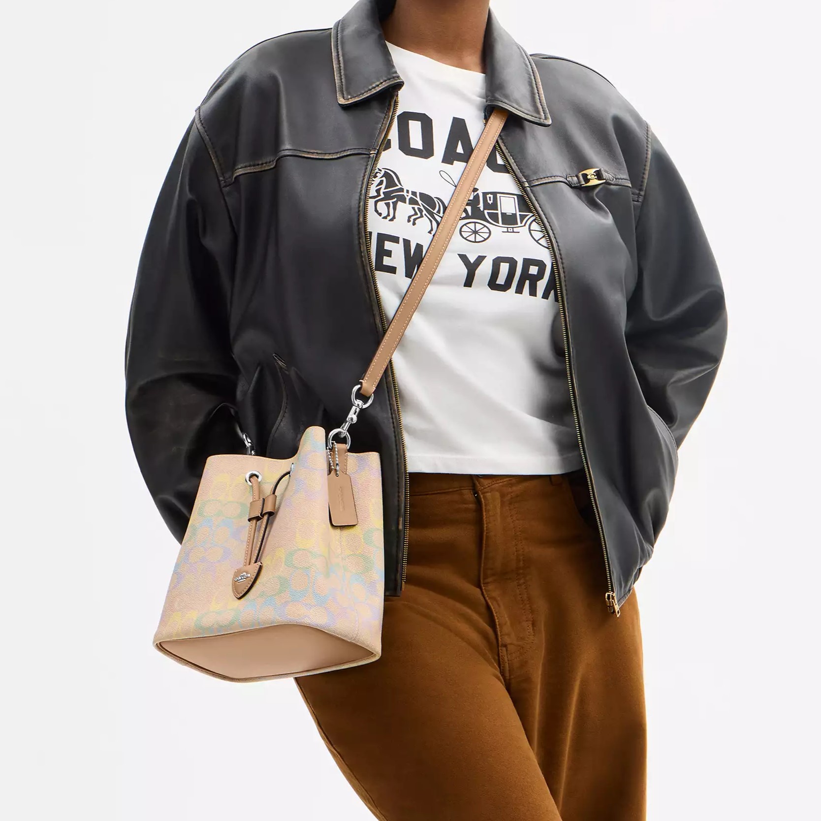 Túi xách Coach Rowan Bucket Bag In Rainbow Signature Canvas Sand Multi CDA92 8