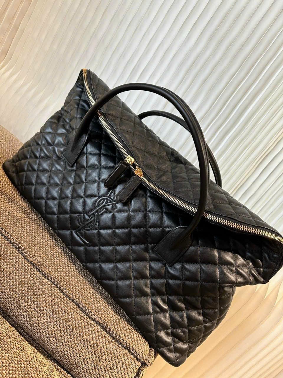 TÚI DU LỊCH YSL ES GIANT TRAVEL BAG IN QUILTED LEATHER 2