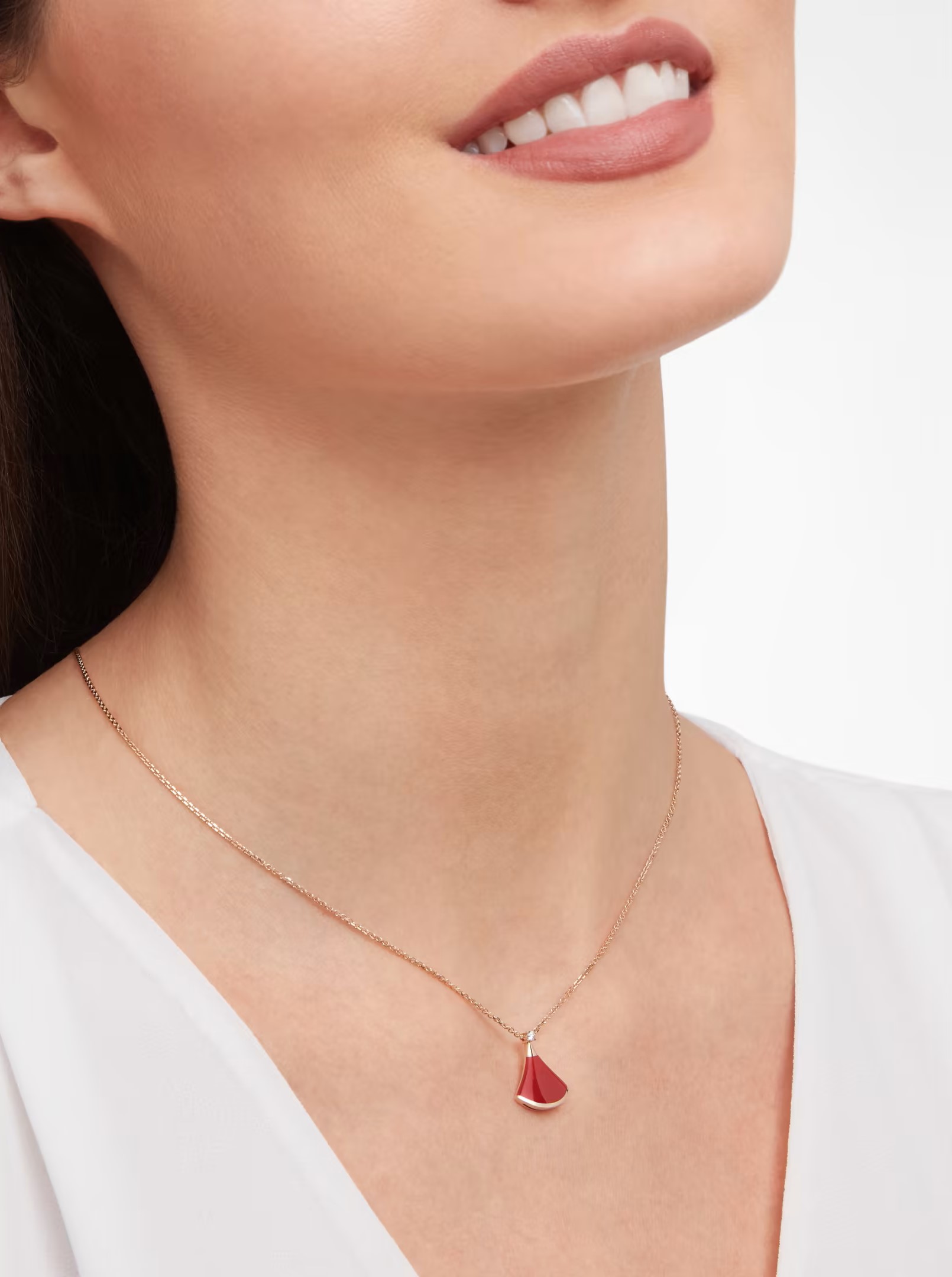 DÂY CHUYỀN NỮ HÌNH QUẠT BVLGARI DIVAS DREAM NECKLACE 350583 MÀU ĐỎ 4