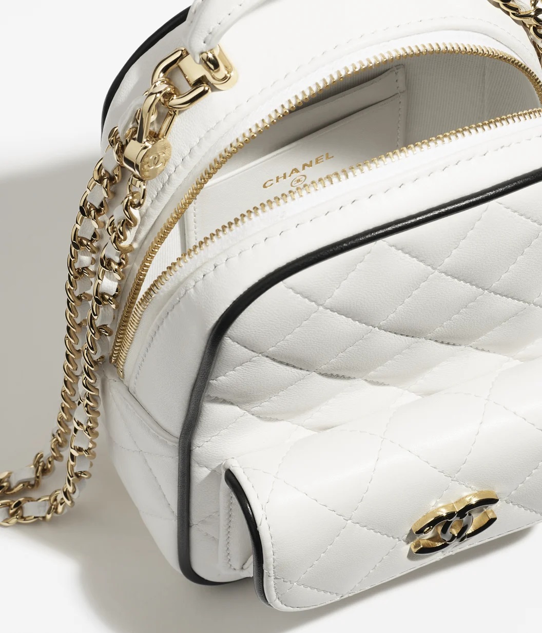 Ba lô Chanel Mini Backpack Lambskin White Black 9