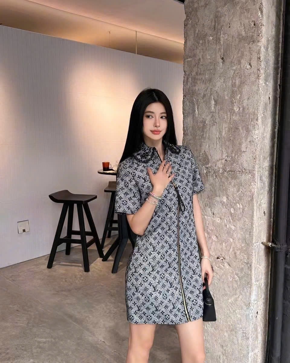 Áo đầm nữ LV dây kéo giữa 2