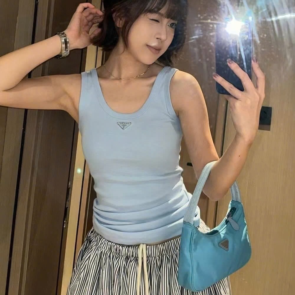 Áo ba lỗ thời trang nữ Prada 1