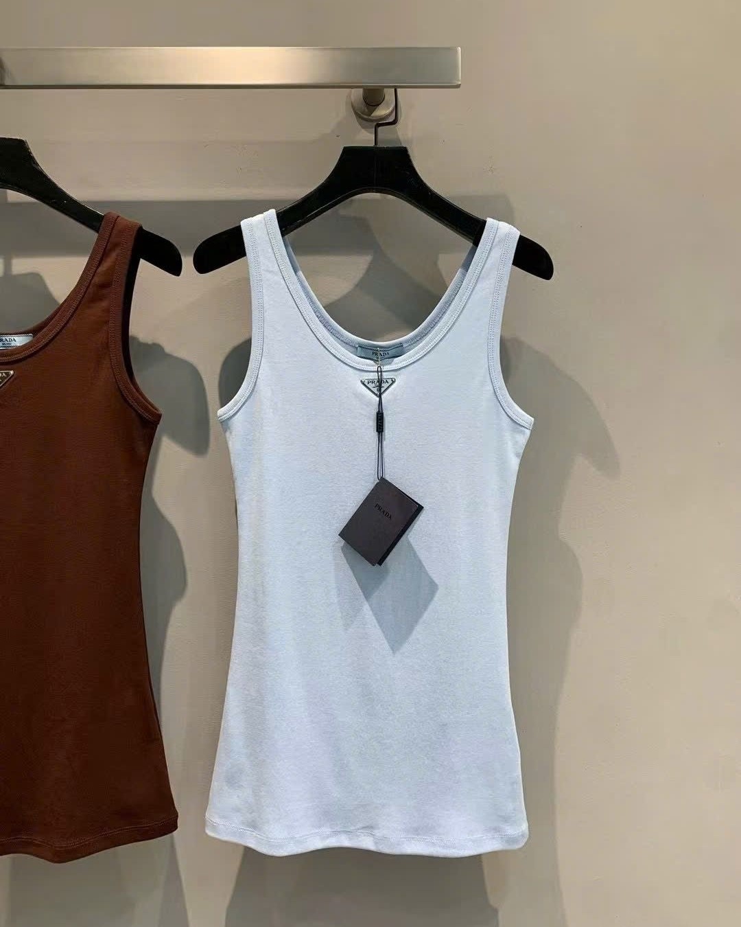 Áo ba lỗ thời trang nữ Prada 6