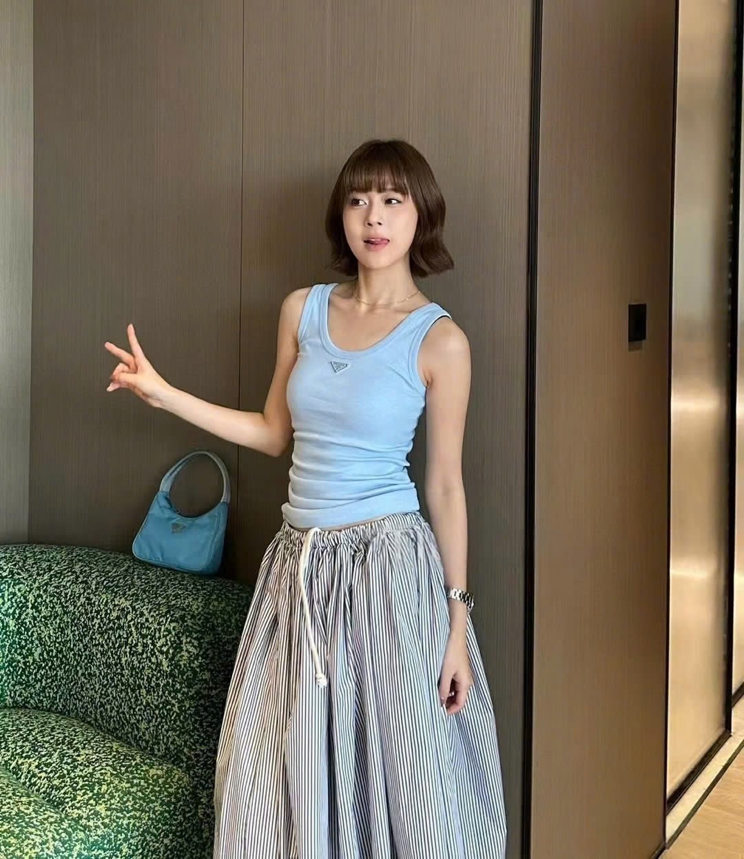 Áo ba lỗ thời trang nữ Prada 11