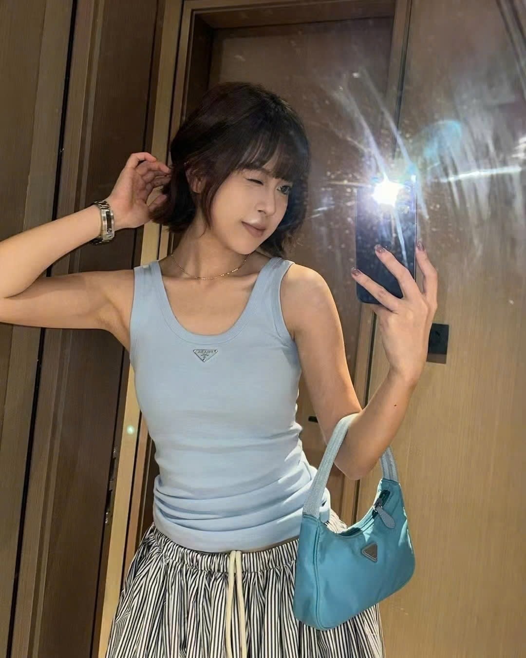 Áo ba lỗ thời trang nữ Prada 9