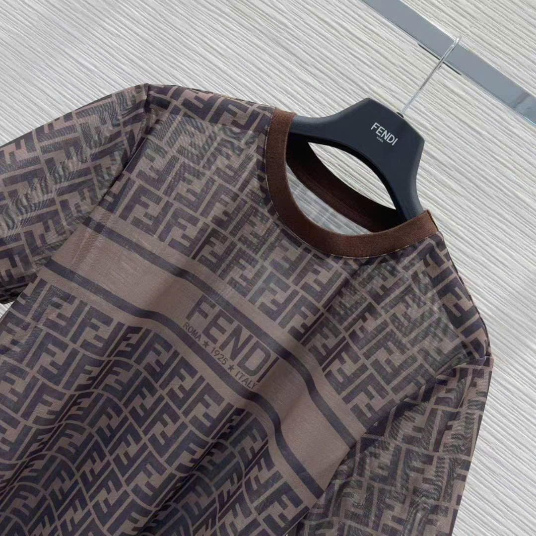 Áo thun nữ màu nâu tay ngắn cổ tròn Fendi 12
