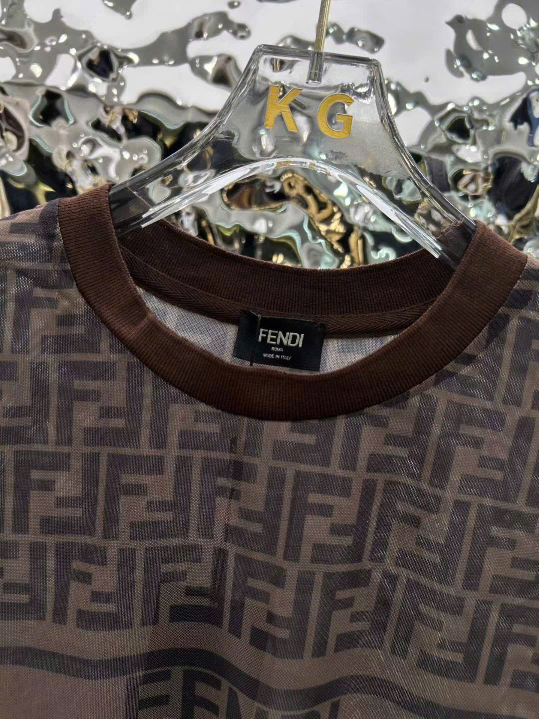 Áo thun nữ màu nâu tay ngắn cổ tròn Fendi 1