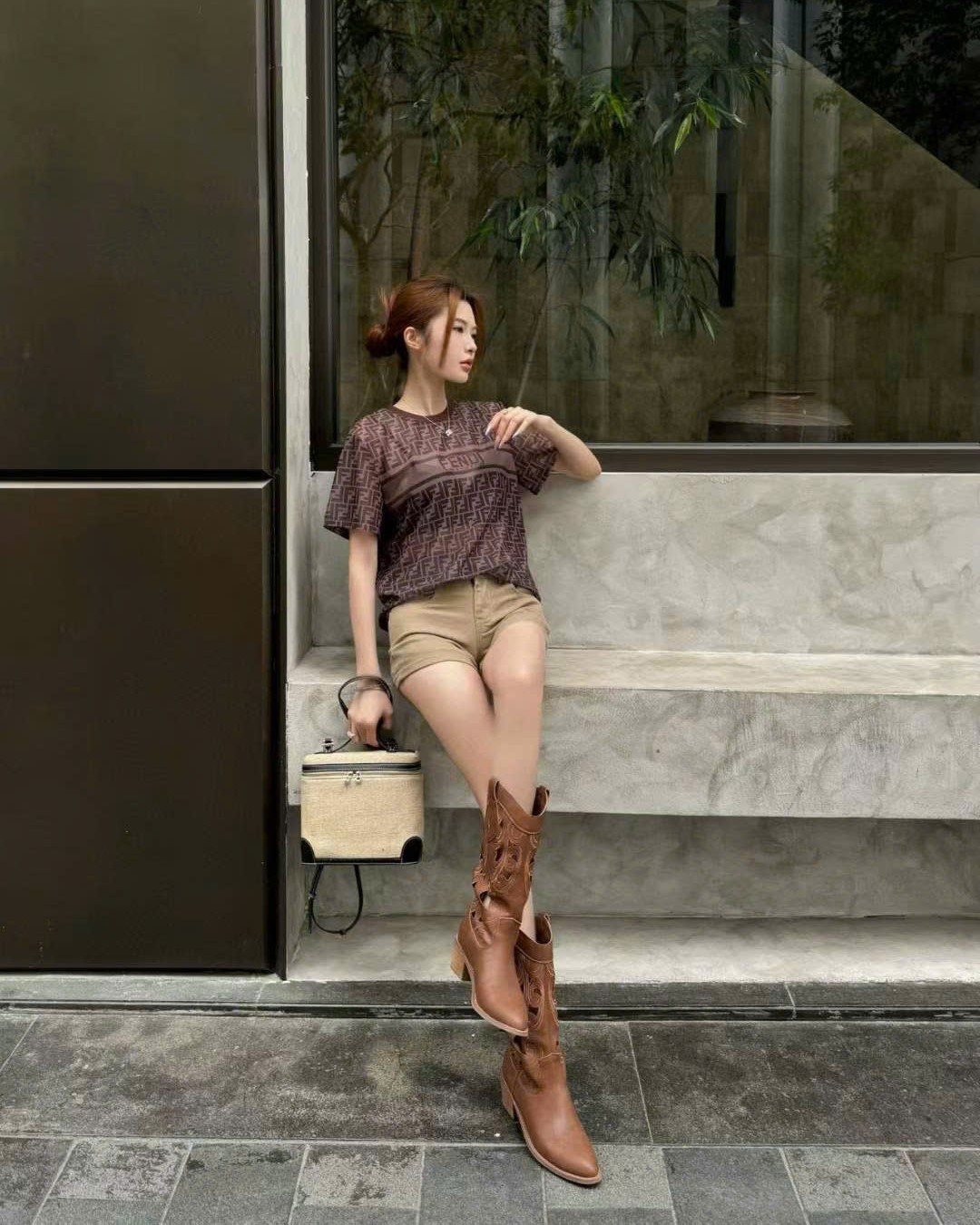 Áo thun nữ màu nâu tay ngắn cổ tròn Fendi 6