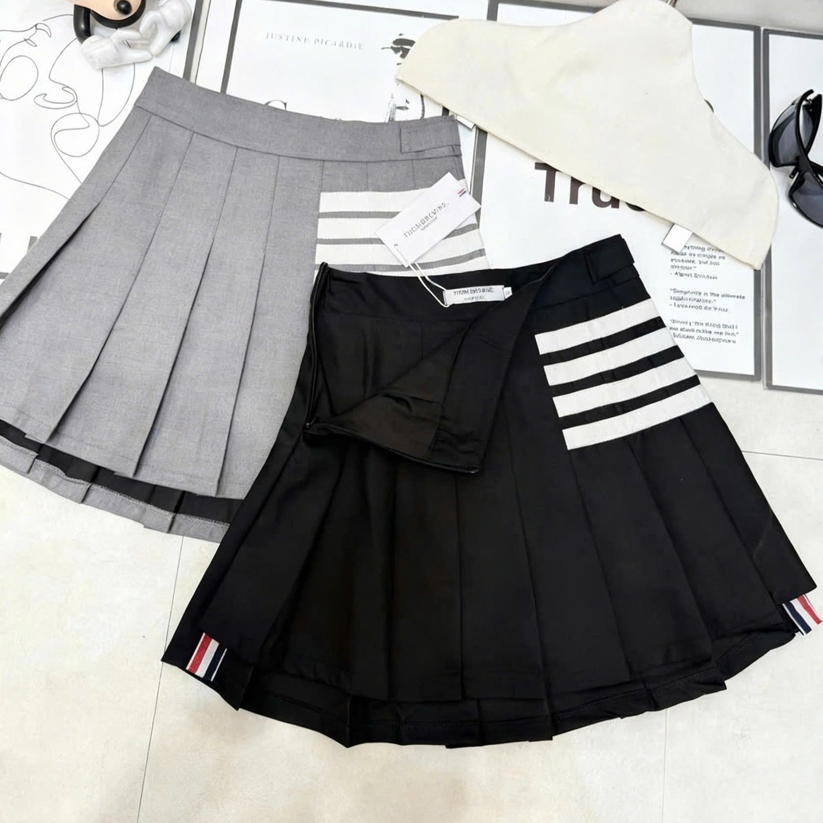 Combo áo len váy xếp ly Thom Browne 7