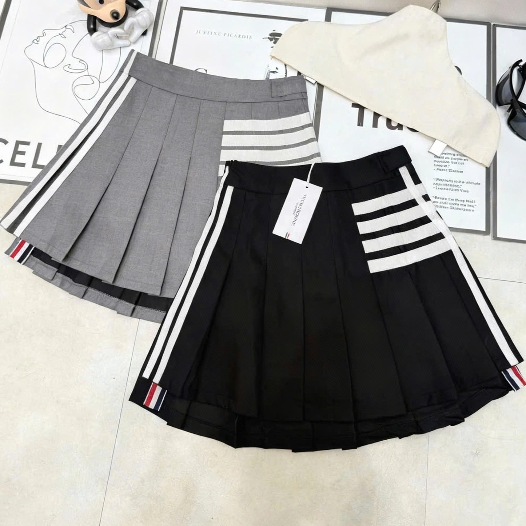 Combo áo len váy xếp ly Thom Browne 9