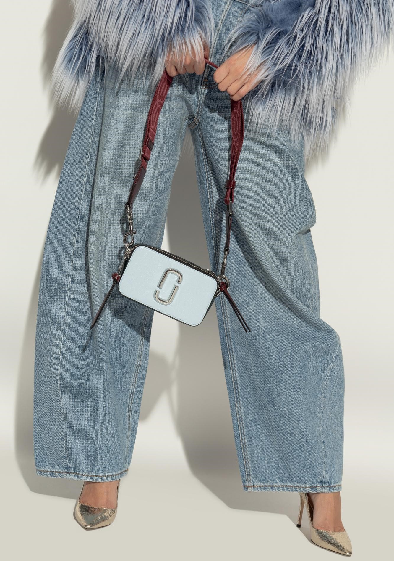 Túi đeo chéo nữ Marc Jacobs màu xanh The Snapshot Crossbody Bag Cloud Blue Multi 2S3HCR500H03 29