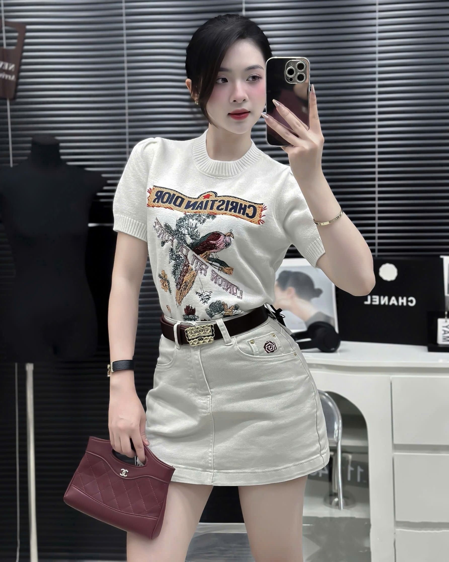 Áo thời trang dệt kim màu trắng Dior thêu họa tiết 2