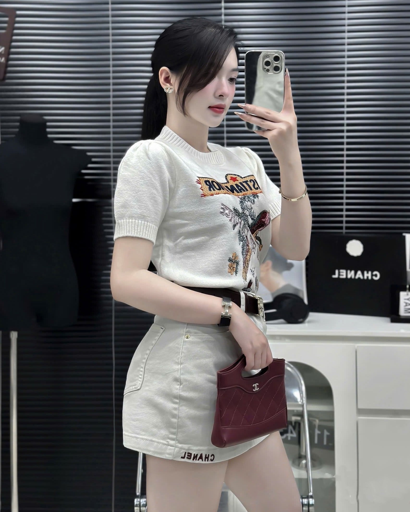 Áo thời trang dệt kim màu trắng Dior thêu họa tiết 6