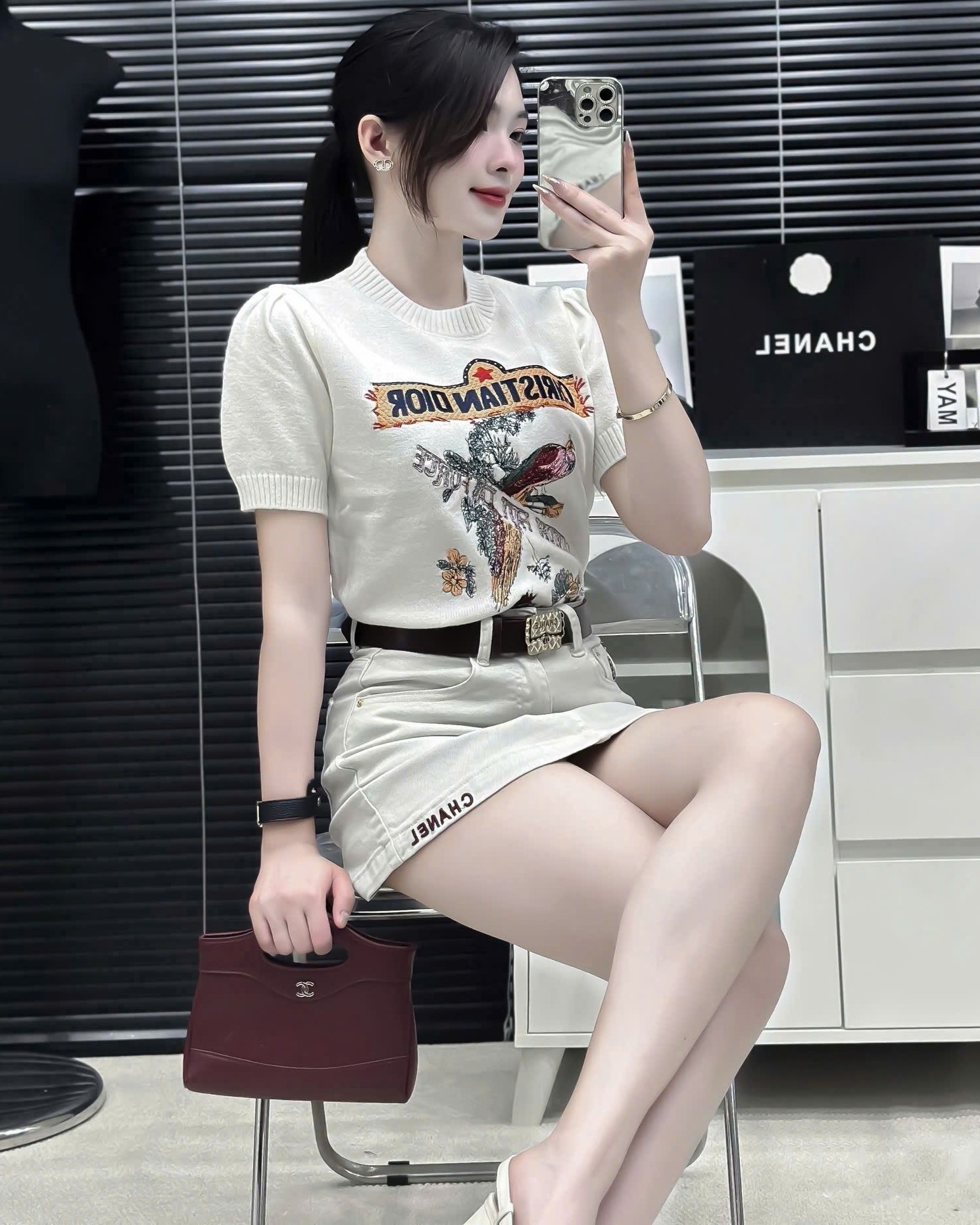 Áo thời trang dệt kim màu trắng Dior thêu họa tiết 7