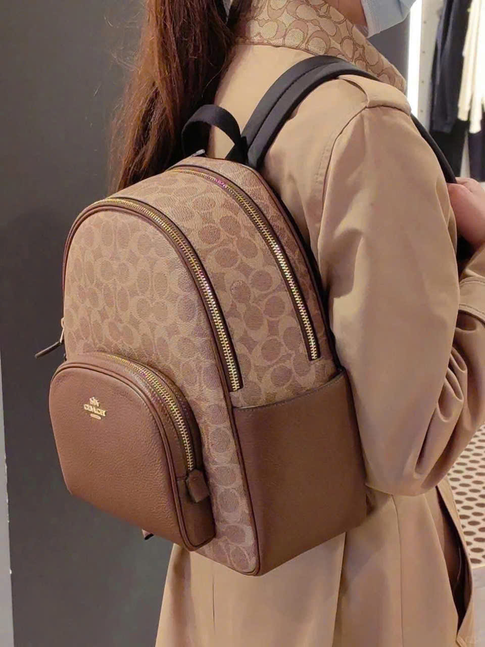 Ba lô Coach Court Backpack In Signature Canvas Tan Brown CZ176 1