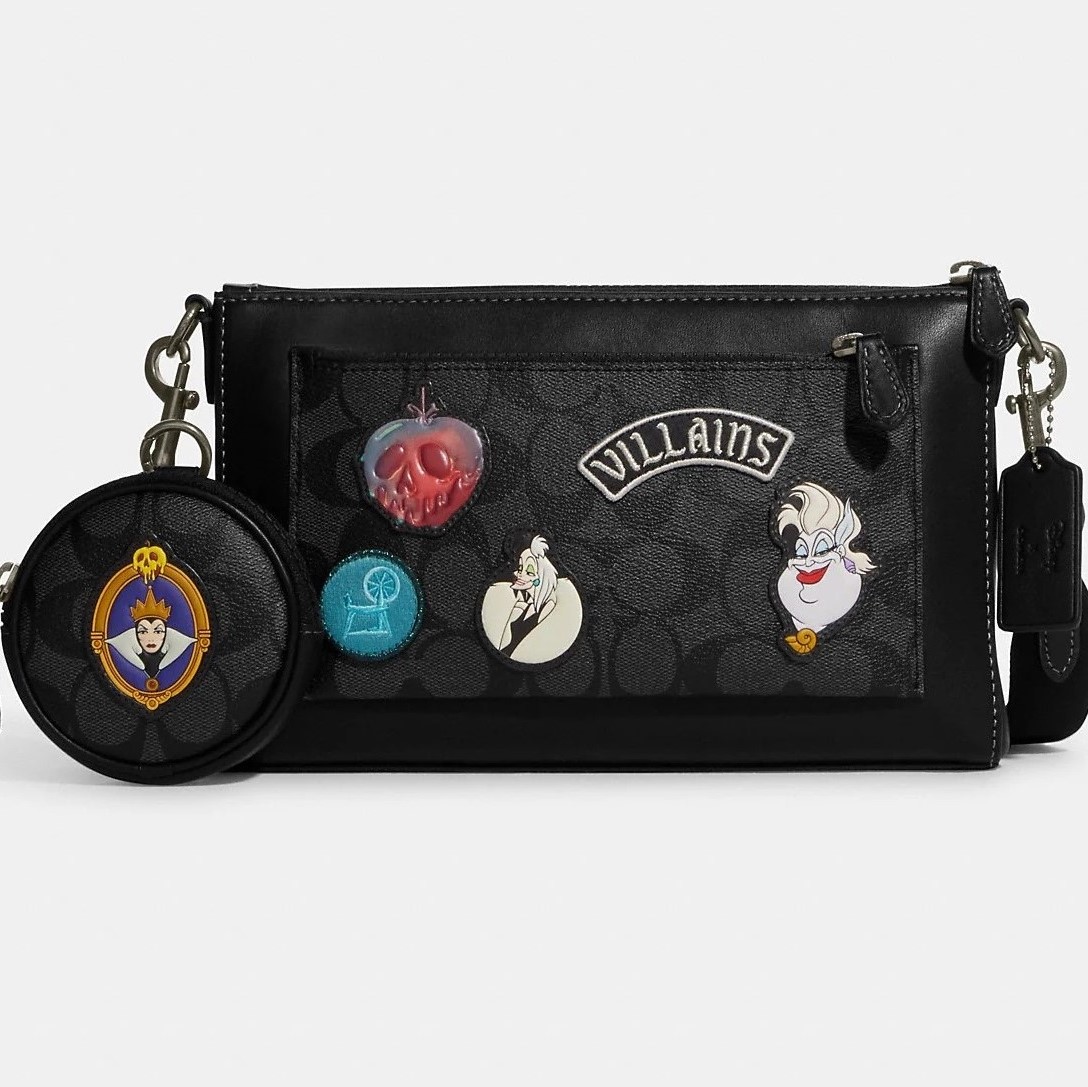 TÚI ĐEO VAI DISNEY X COACH HOLDEN CROSSBODY IN SIGNATURE CANVAS WITH PATCHES CC094 2