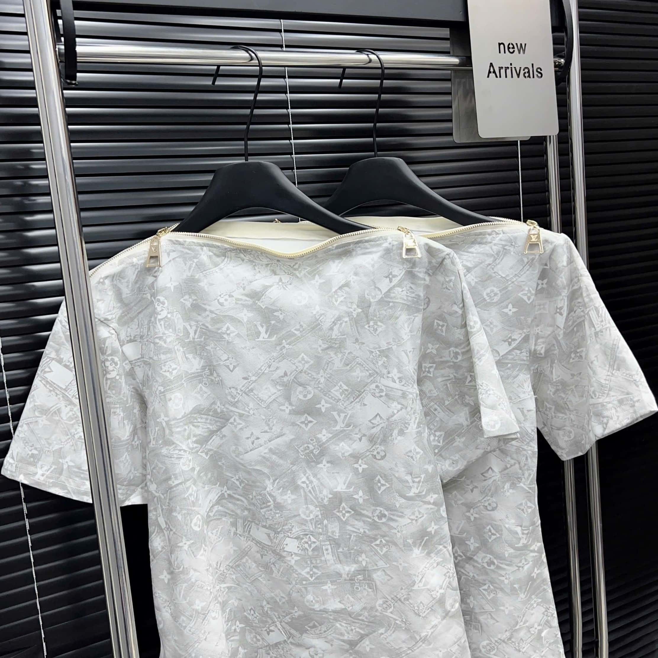 Áo Thun LV cổ khoá 7
