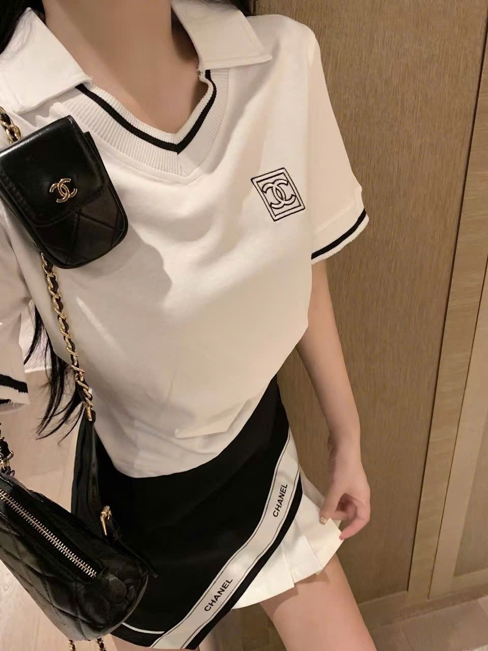 Combo áo thun váy ngắn Chanel trắng đen 3