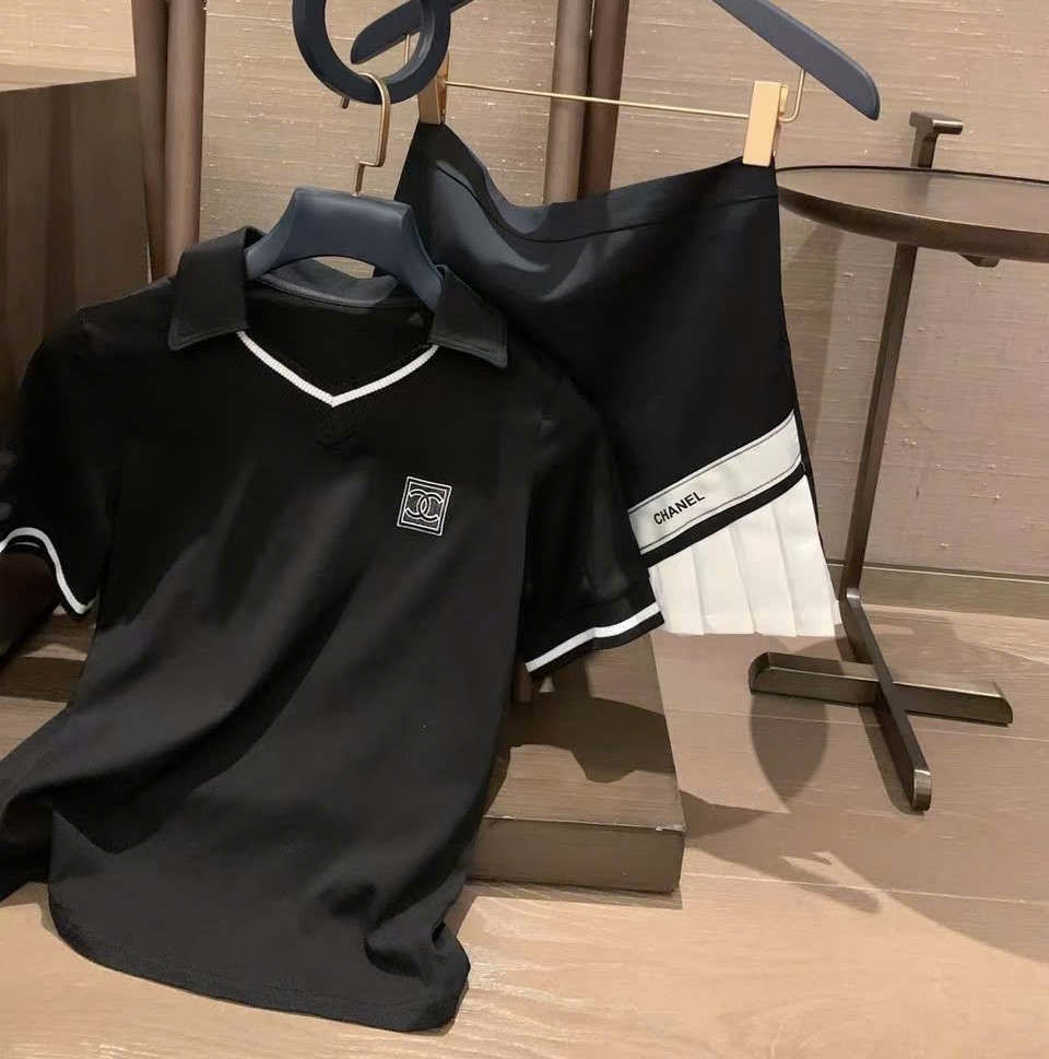 Combo áo thun váy ngắn Chanel trắng đen 6