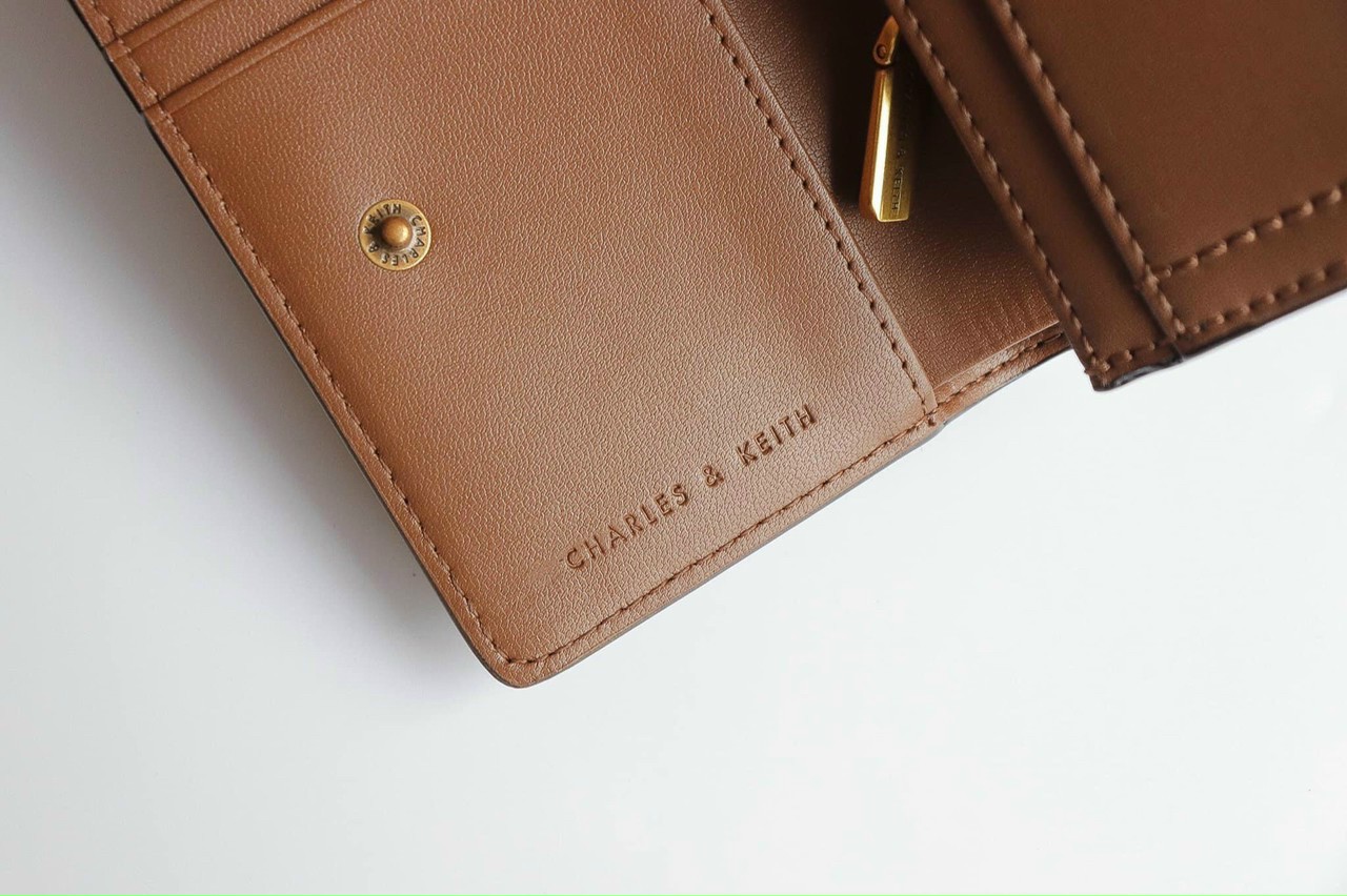 VÍ NỮ CHARLES KEITH SONNET SNAP BUTTON SMALL WALLET 29