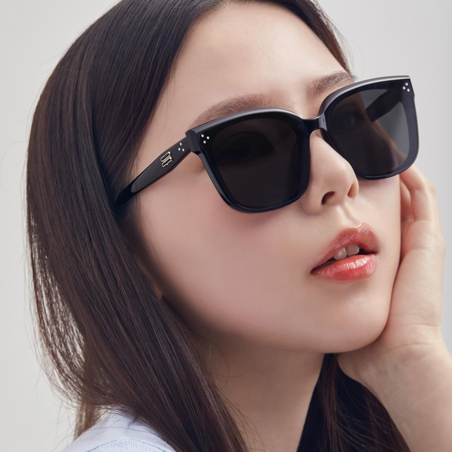 Mắt kính unisex GM Gentle Monster Dear 01 Black Lenses Square Shape Black Acetate Frame 15