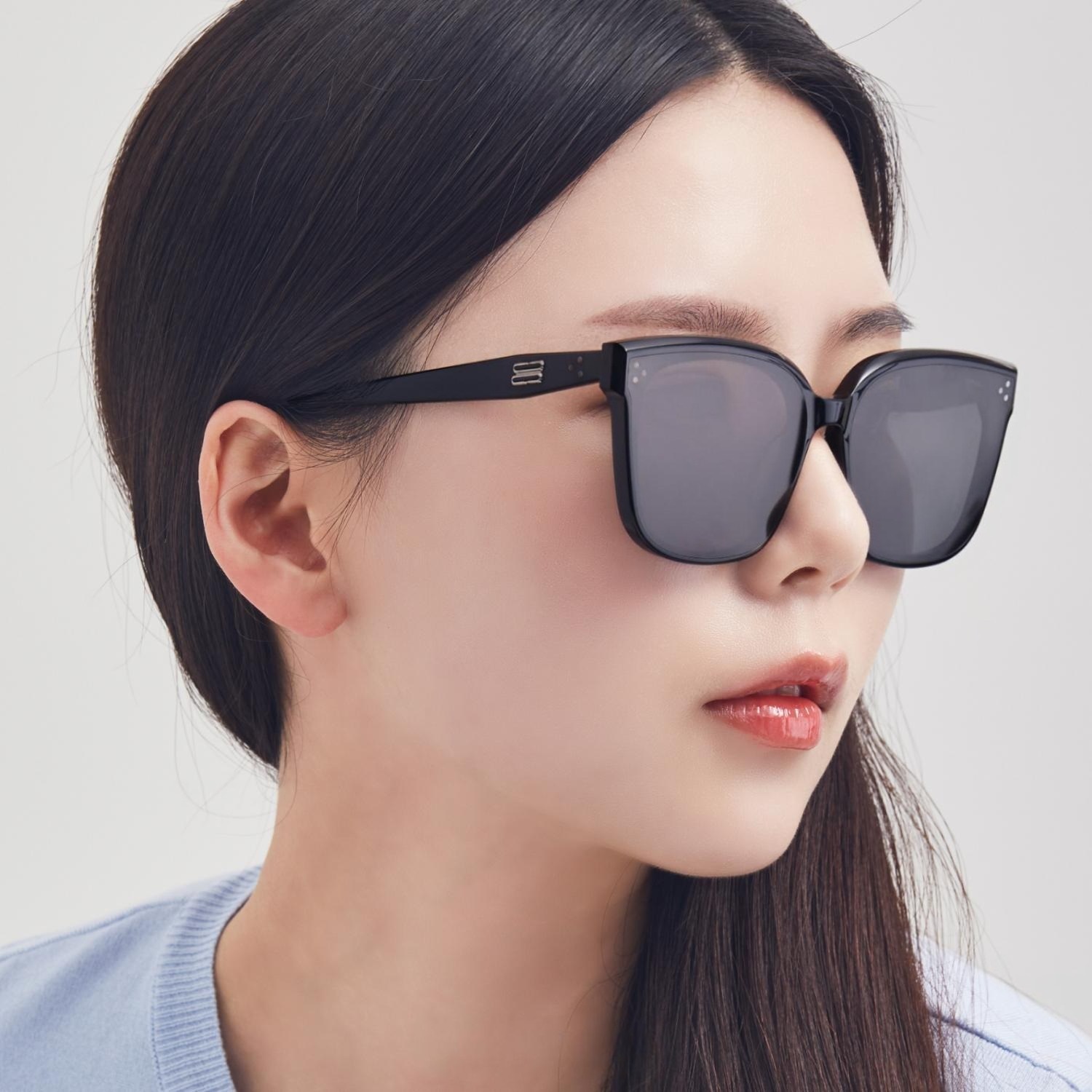 Mắt kính unisex GM Gentle Monster Dear 01 Black Lenses Square Shape Black Acetate Frame 16