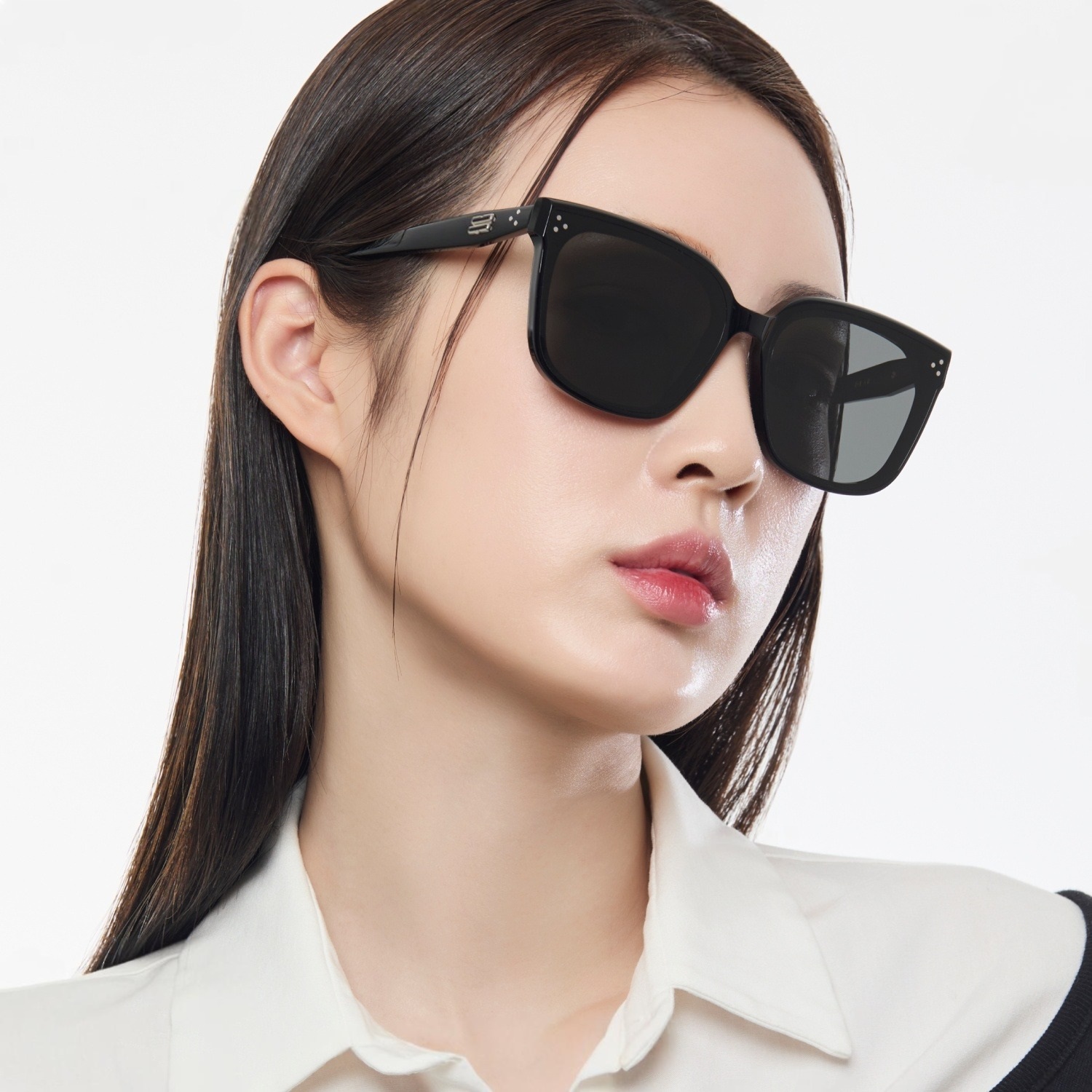 Mắt kính unisex GM Gentle Monster Dear 01 Black Lenses Square Shape Black Acetate Frame 18