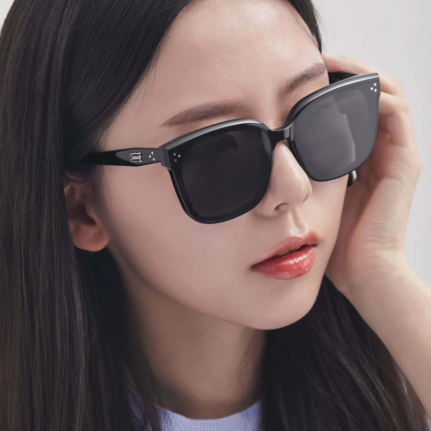 Mắt kính unisex GM Gentle Monster Dear 01 Black Lenses Square Shape Black Acetate Frame 19