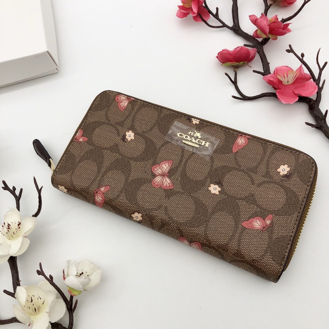 VÍ NỮ DÀI COACH CÁNH BƯỚM | COACH NEW YORK WALLET 1
