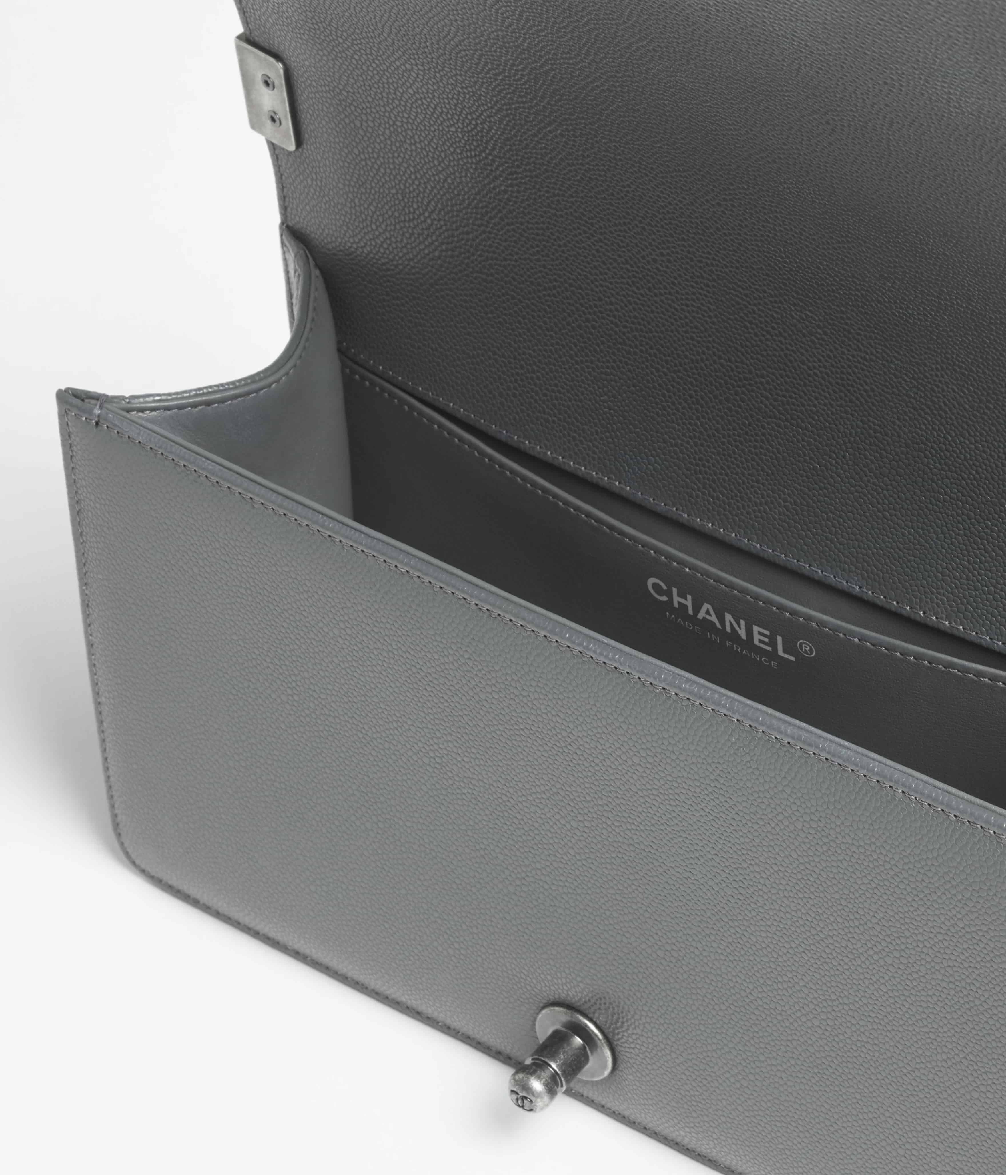 Túi đeo chéo Chanel Boy Shiny Grained Calfskin Ruthenium-Finish Metal Dark Gray 2
