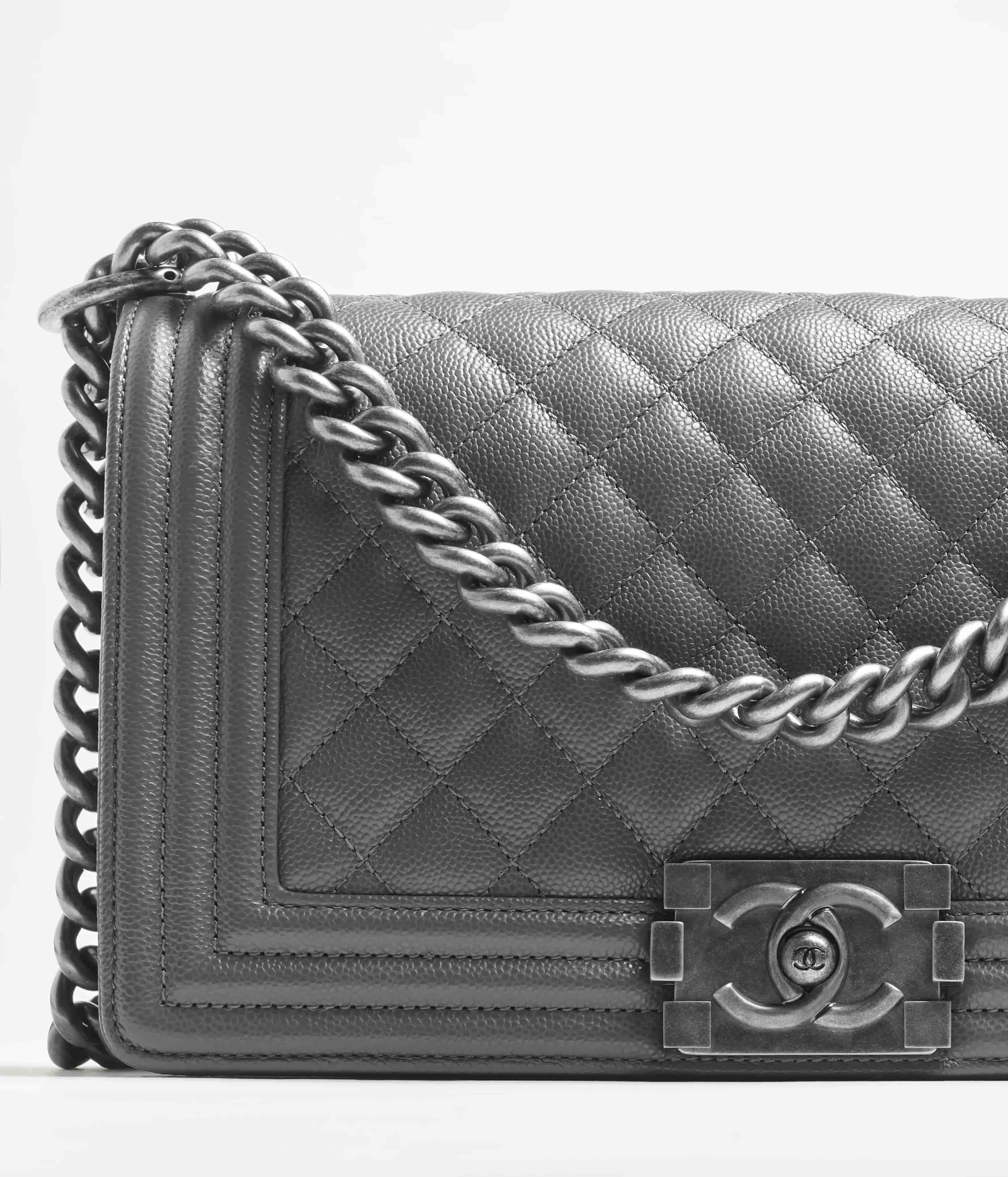 Túi đeo chéo Chanel Boy Shiny Grained Calfskin Ruthenium-Finish Metal Dark Gray 4