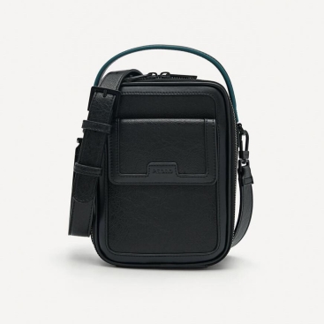 Túi đeo chéo nam Pedro Black Synthetic Leather Zipper Sling Bag