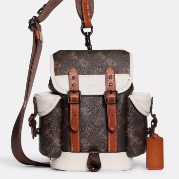 Balo đeo chéo Coach Nam Hitch Backpack 13 With Horse And Carriage Print CF112