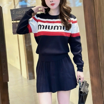 Áo tay dài váy ngắn xòe len thời trang nữ Miu Miu